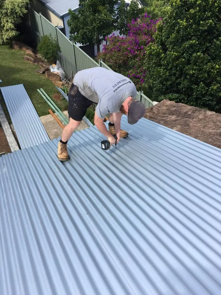 Metal roof repairs carried out on a Redlands home by Manttan Construction